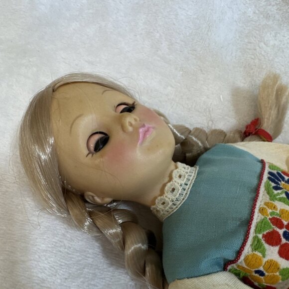 Vintage Effanbee International Doll 11" 1976 Holland Blonde Braids Sleeping Eyes - Picture 7 of 10